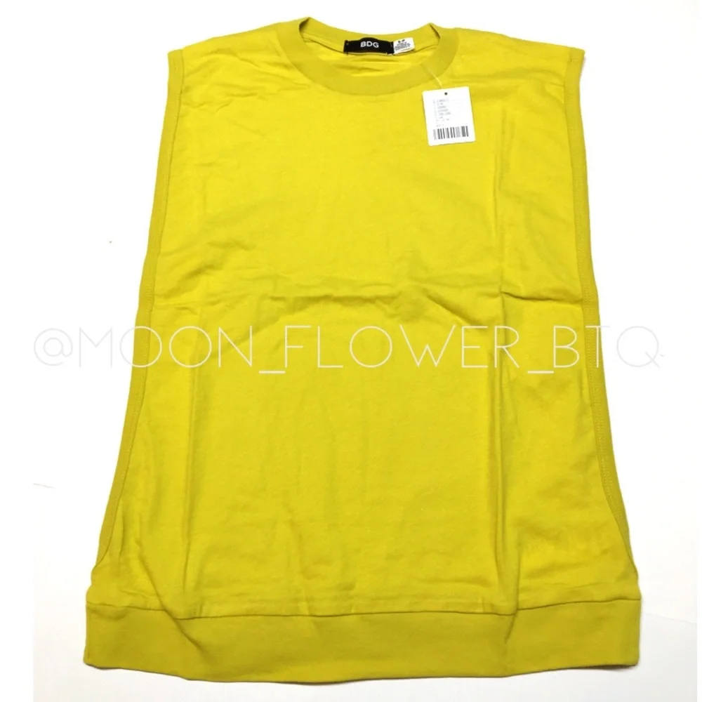 ❤️SOLD❤️BDG Yellow Gold Drop Armhole Muscle Tank Top - Picture 4 of 13